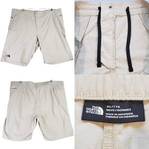 The North Face Shorts Mens Size XXL Tan Beige Hiking Nylon Flat Front